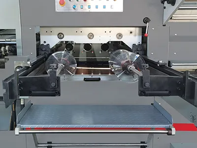 Troqueladora con estampado en foil automático de cama plana
